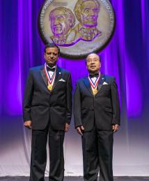 Ming-Jun Li and Pushkar Tandon at the National Inventors Hall of Fame Induction Ceremony