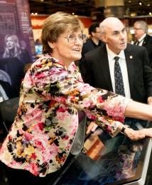 Katalin Karikó and Drew Weissman at the National Inventors Hall of Fame Illumination Ceremony